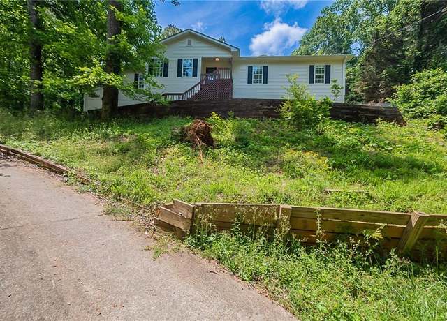 Property at 5028 Nichols Dr, Flowery Branch, GA 30542, 3 beds, 2 baths