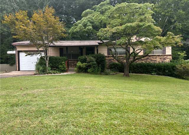 Property at 1896 Live Oak Dr NW, Kennesaw, GA 30152, 3 beds, 1.5 baths
