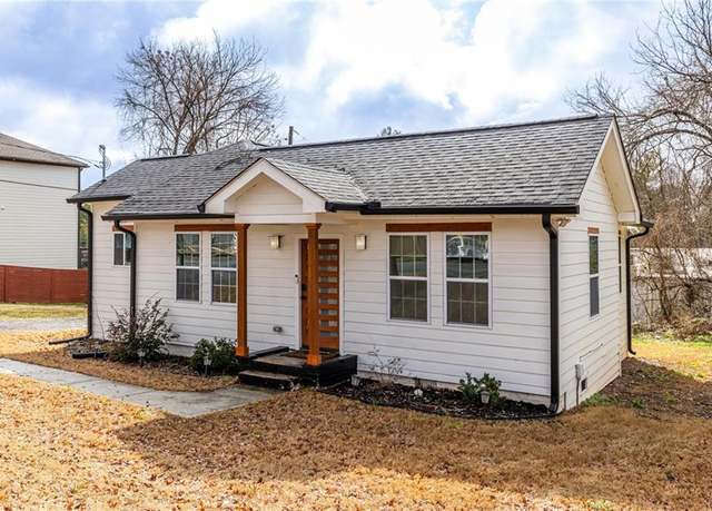 Property at 1466 Venetian Dr SW, Atlanta, GA 30311, 3 beds, 2 baths