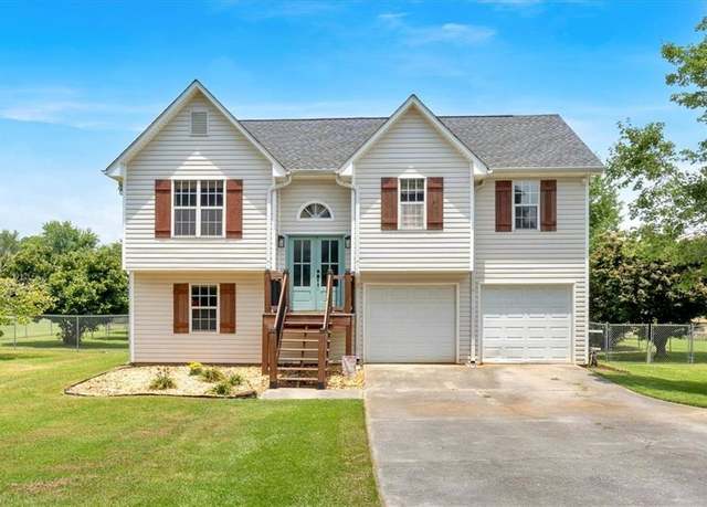 Property at 54 Auburn Dr SW, Cartersville, GA 30120, 3 beds, 2 baths