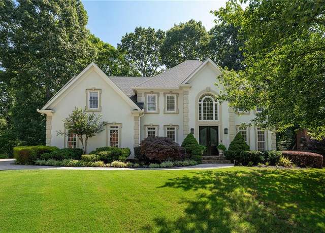Property at 10650 Centennial Dr, Alpharetta, GA 30022, 7 beds, 5 baths