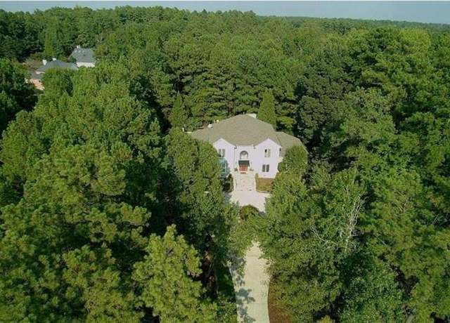 Property at 3392 Lost Valley Dr, Jonesboro, GA 30236, 4 beds, 5 baths