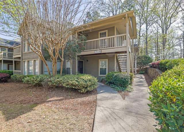 Property at 2707 Country Park Dr SE, Smyrna, GA 30080, 2 beds, 2 baths