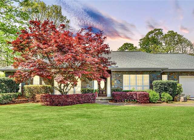Property at 4757 Thunder River Dr, Gainesville, GA 30506, 5 beds, 2 baths