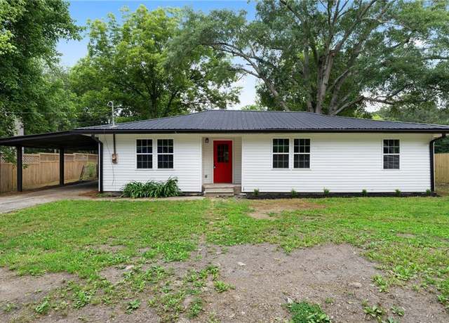 Property at 44 Crayton St, Rockmart, GA 30153, 3 beds, 2 baths