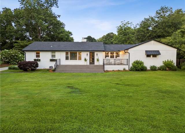 Property at 320 N Church St, Winterville, GA 30683, 3 beds, 2 baths