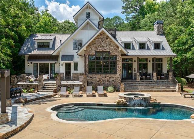 Property at 151 Blue Heron Dr, Eatonton, GA 31024, 5 beds, 4.5 baths