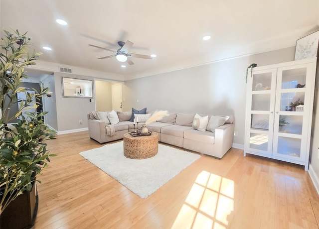 Property at 6851 Roswell Rd Unit I18, Sandy Springs, GA 30328, 3 beds, 2 baths