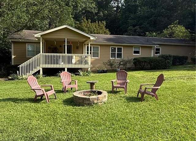 Property at 1537 David Lee St, Acworth, GA 30102, 4 beds, 2 baths