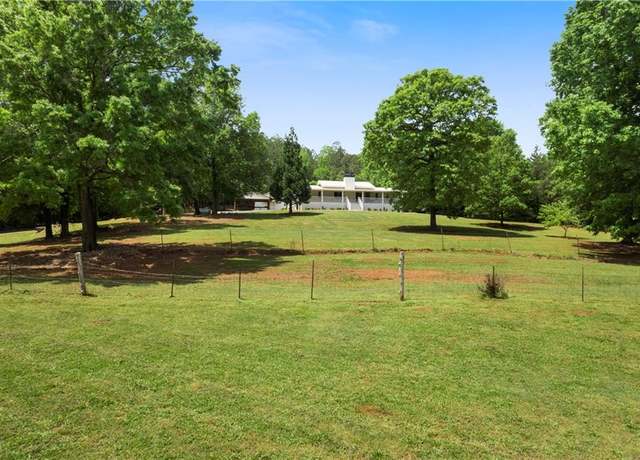 Property at 600 Grady Rd, Rockmart, GA 30153, 3 beds, 2.5 baths