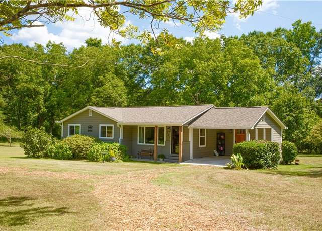 Property at 641 Line Creek Rd, Senoia, GA 30276, 3 beds, 2 baths