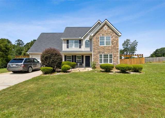 Property at 1040 Orchard Cir, Monroe, GA 30656, 4 beds, 2.5 baths
