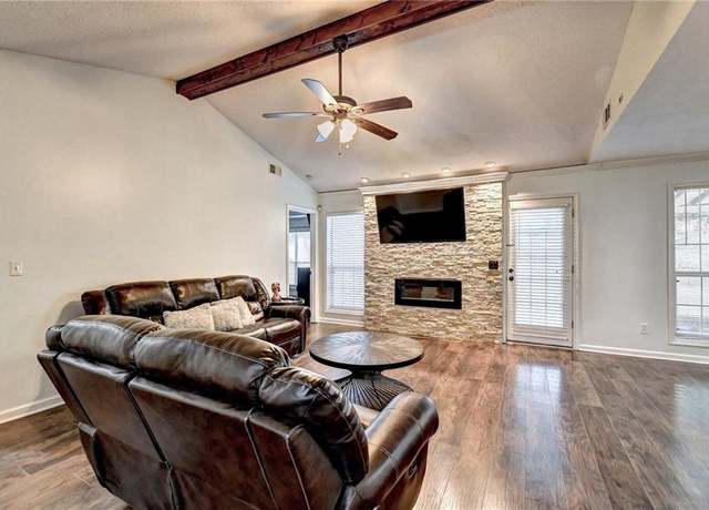 Property at 1894 Gray Gables Way, Buford, GA 30519, 5 beds, 2.5 baths