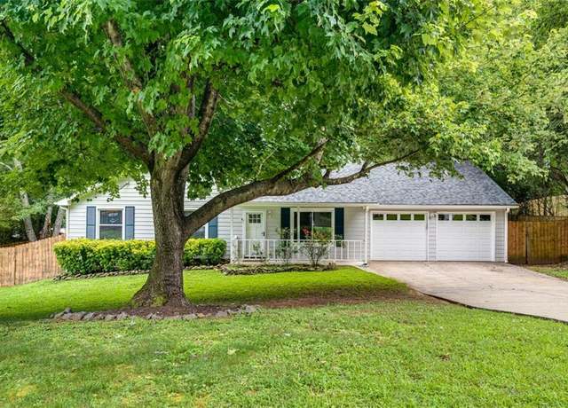Property at 412 River Point Dr, Woodstock, GA 30188, 3 beds, 2 baths