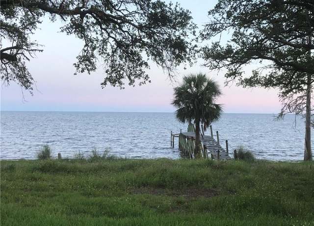Property at 3077 Hwy 98 East, Carrabelle, FL 32322, 4 beds, 2.5 baths