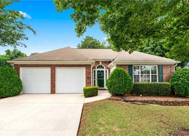 Property at 910 Laurel Cove Dr, Snellville, GA 30078, 3 beds, 2 baths