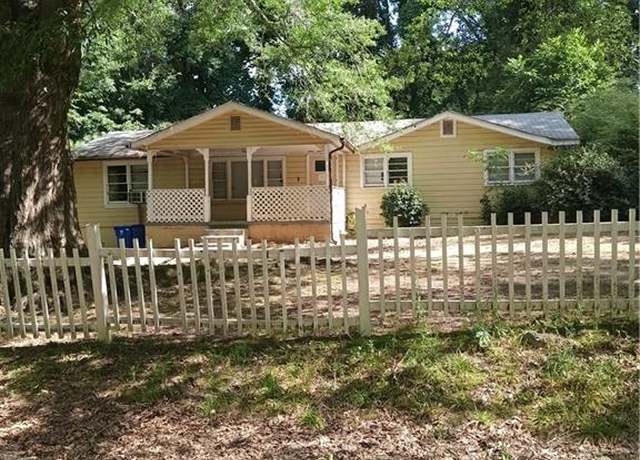 Property at 5135 Hilltop Dr, Union City, GA 30291, 3 beds, 1.5 baths