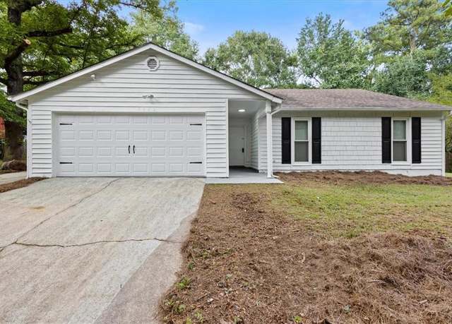 Property at 5852 Fox Run, Rex, GA 30273, 3 beds, 2 baths