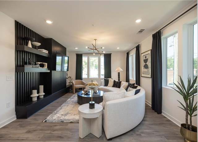 Property at 392 Pratt Dr #2014, Atlanta, GA 30315, 2 beds, 2 baths