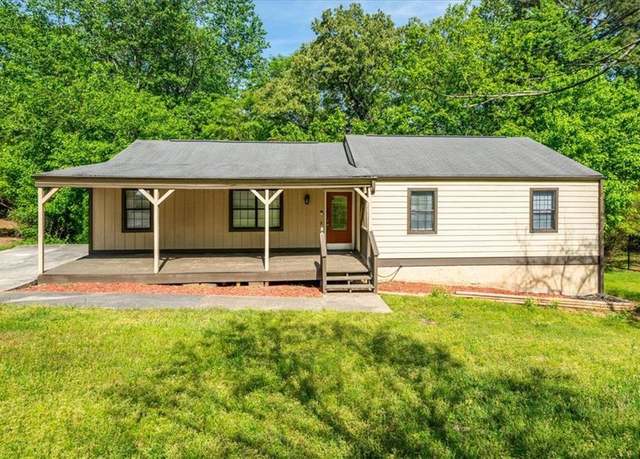 Property at 6182 Silver Spur Dr, Lithonia, GA 30058, 3 beds, 2 baths