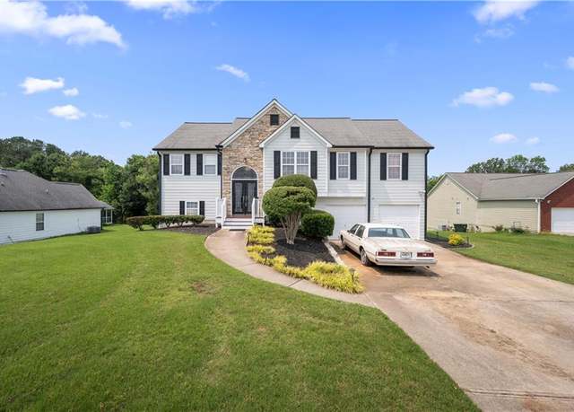 Property at 758 Beranda Cir, Douglasville, GA 30134, 4 beds, 3 baths