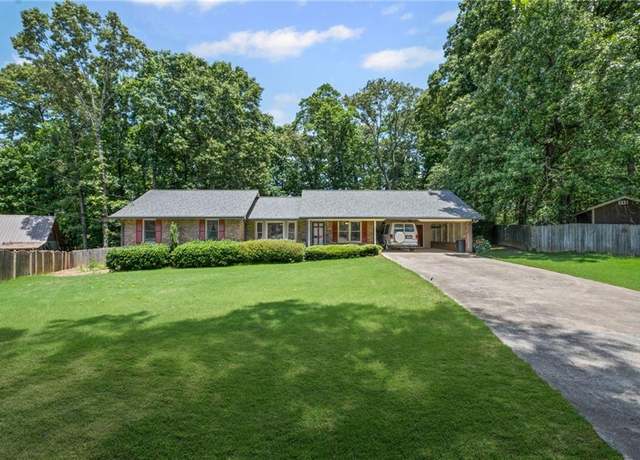 Property at 111 Westwood Dr, Cartersville, GA 30120, 3 beds, 2 baths