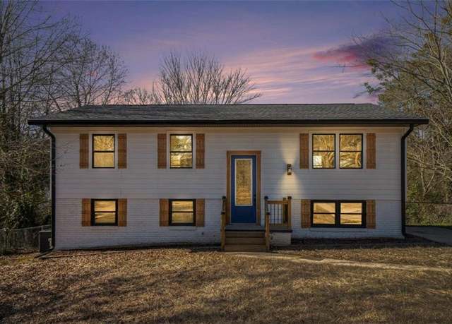 Property at 942 Azalea Cir, Marietta, GA 30062, 4 beds, 2 baths