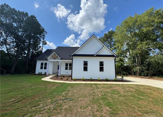 Property at 3605 Garden Lakes Pkwy NW, Rome, GA 30165, 3 beds, 2 baths