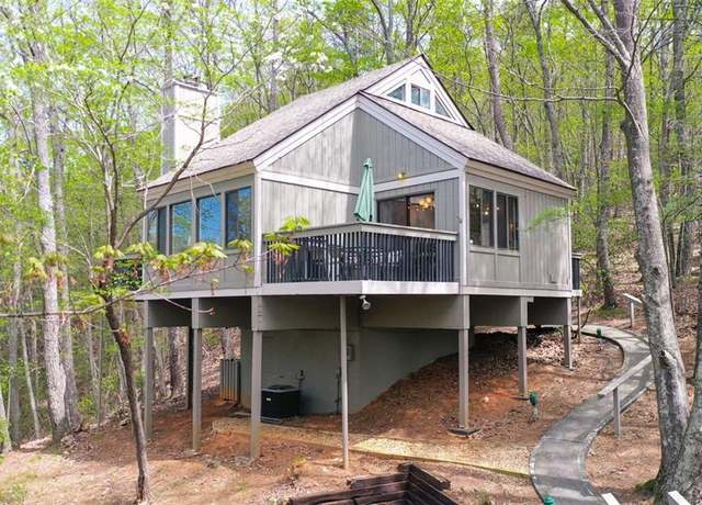 Property at 125 Wolfscratch Dr, Big Canoe, GA 30143, 3 beds, 2 baths