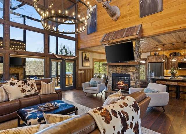 Property at 68 Shalom Vw, Blue Ridge, GA 30513, 4 beds, 4.5 baths