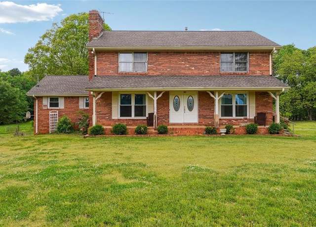 Property at 6545 Westbrook Rd, Gainesville, GA 30506, 3 beds, 2.5 baths