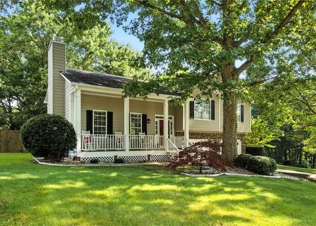 Property at 2995 Ivy Mill Dr, Buford, GA 30519, 4 beds, 3 baths