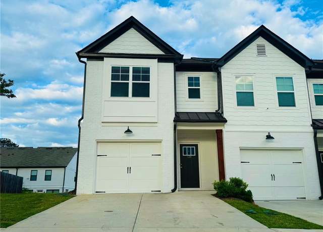 Property at 124 Auburn Run Ln, Auburn, GA 30011, 3 beds, 2.5 baths