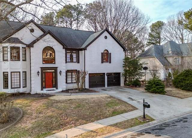 Property at 559 Fairway Dr, Woodstock, GA 30189, 5 beds, 4.5 baths