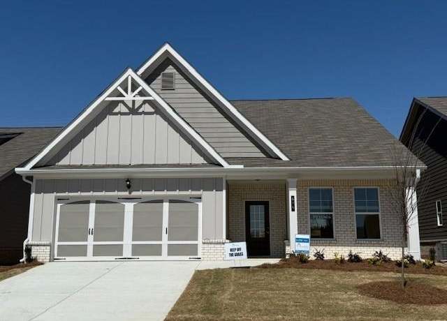 Property at 625 Moorhen Way, Loganville, GA 30052, 3 beds, 2 baths