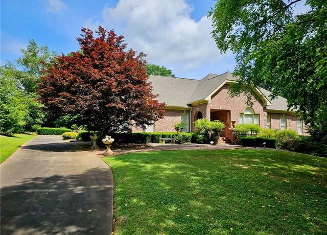 Property at 122 Tara Dr, Dawsonville, GA 30534, 4 beds, 4 baths