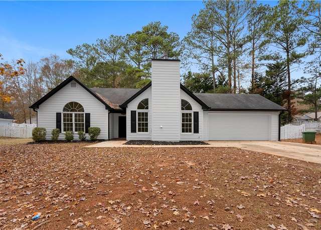 Property at 104 Coach Dr, Griffin, GA 30224, 3 beds, 2 baths