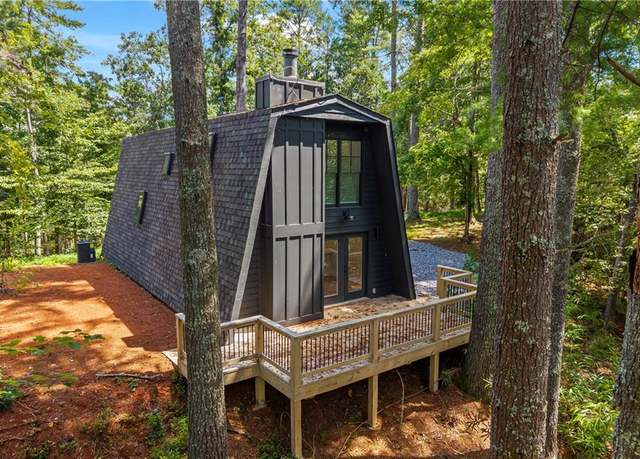 Property at 1243 Hooper Rd, Cleveland, GA 30528, 3 beds, 2 baths