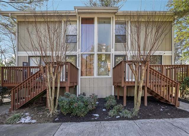 Property at 622 Powers Ferry North SE, Marietta, GA 30067, 2 beds, 2.5 baths