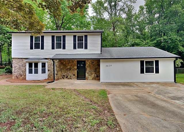Property at 5429 Martins Crossing Rd, Stone Mountain, GA 30088, 3 beds, 2.5 baths