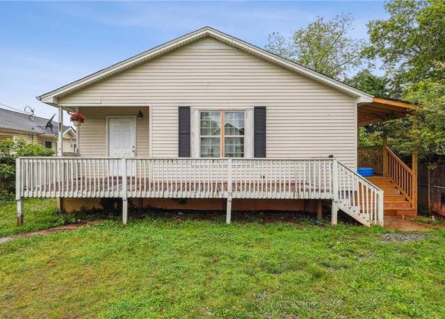 Property at 921 Black Dr, Gainesville, GA 30501, 3 beds, 1 bath
