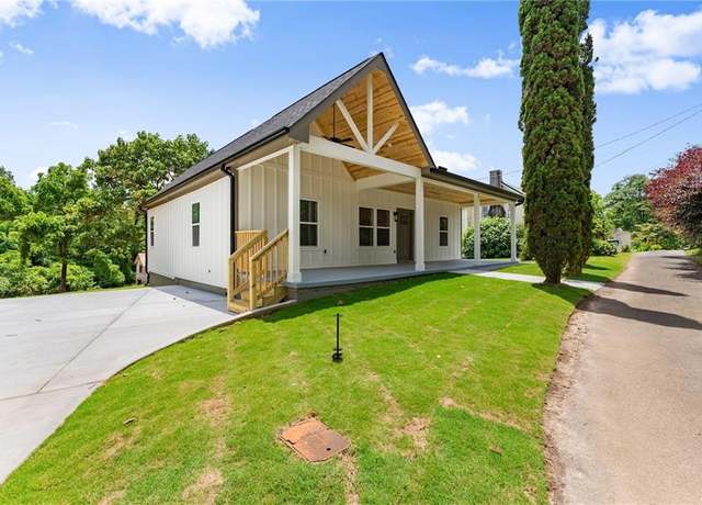 Property at 130 E Railroad Ave, Alto, GA 30510, 3 beds, 2 baths