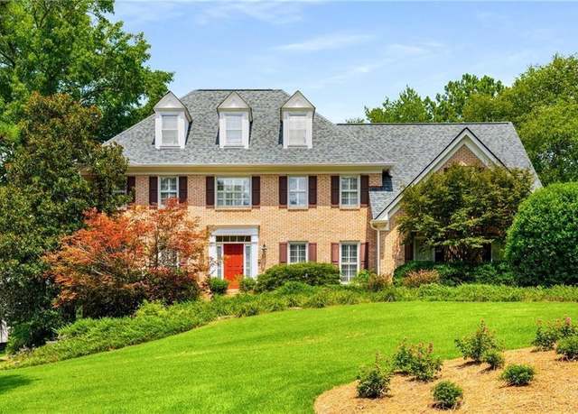 Property at 7565 Wolf Brook Dr, Atlanta, GA 30350, 4 beds, 3.5 baths