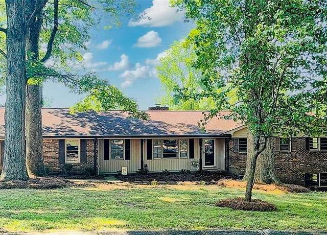 Property at 3607 Rainbow Cir, Snellville, GA 30039, 3 beds, 2 baths