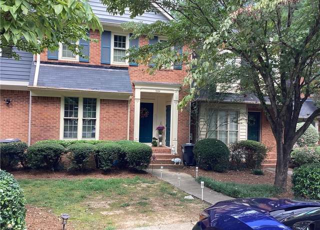 Property at 1924 Ivy Glen Dr SE, Smyrna, GA 30082, 3 beds, 2.5 baths