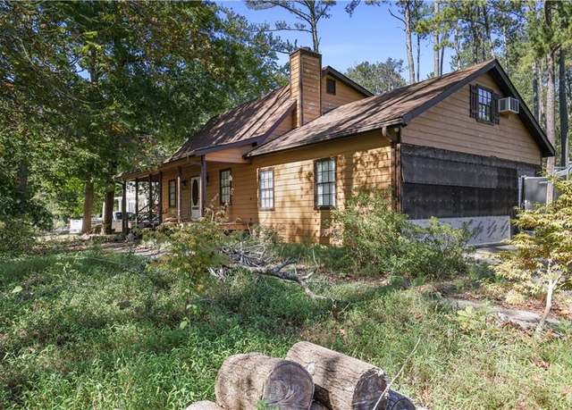 Property at 760 Stone Harbor Pkwy SW, Marietta, GA 30060, 3 beds, 2 baths
