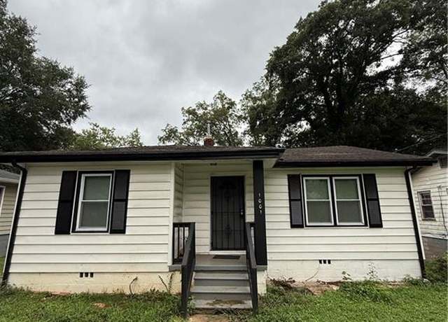 Property at 1001 Moreland Dr, Atlanta, GA 30315, 3 beds, 2 baths