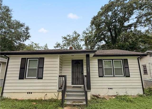 Property at 1001 Moreland Dr, Atlanta, GA 30315, 3 beds, 2 baths