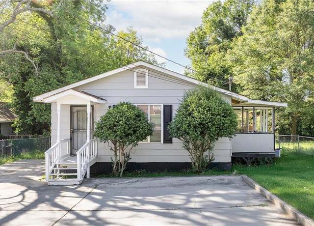 Property at 2446 Martin Luther King Jr Blvd, Gainesville, GA 30501, 3 beds, 1 bath