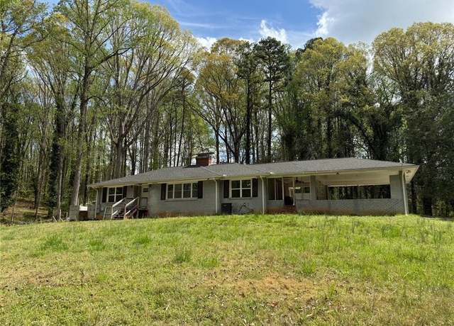 Property at 3195 SW Panther Trl SW, Atlanta, GA 30311, 3 beds, 2 baths